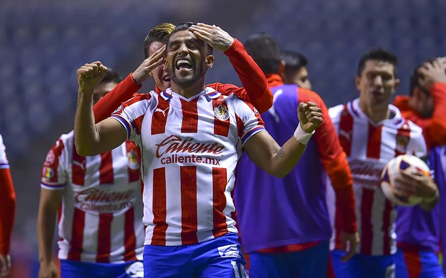 MEXSPORT Celebración de jugadores de Chivas en gol a Puebla