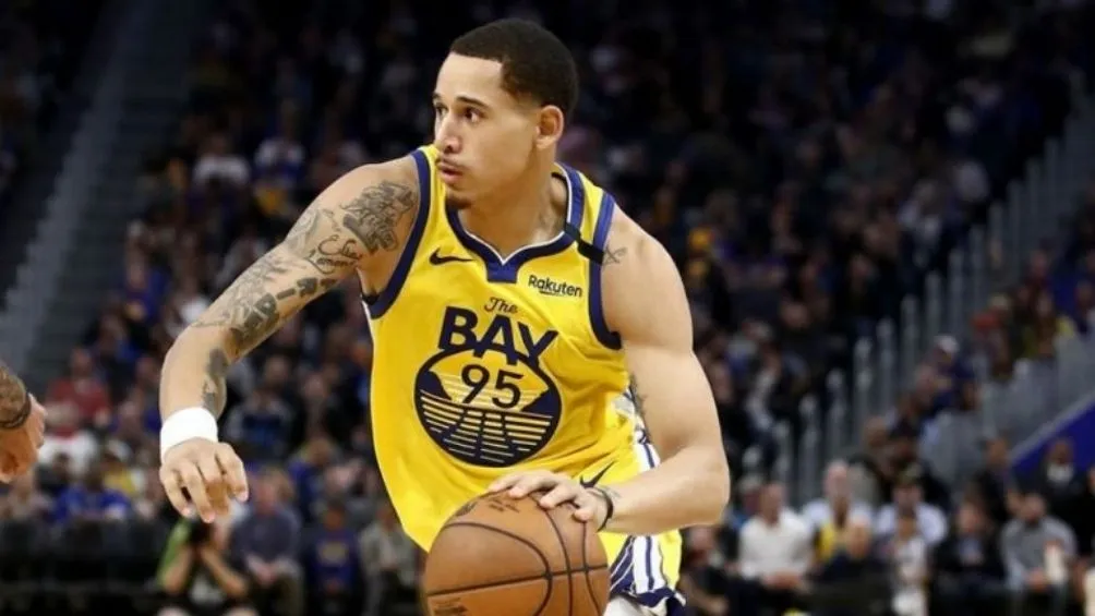 AP Juan Toscano en un partido con Golden State