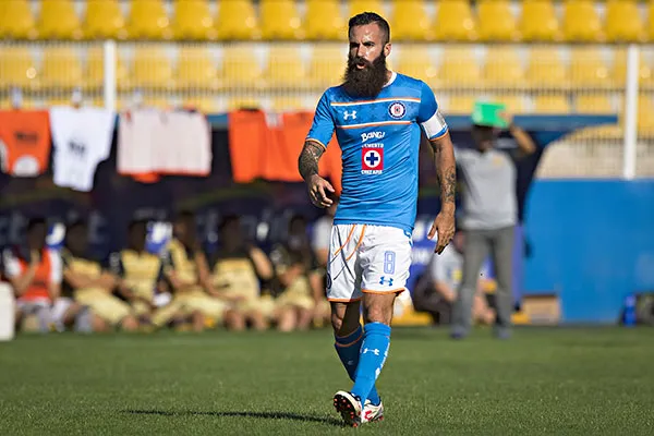 El mediocampista en su paso por Cruz Azul