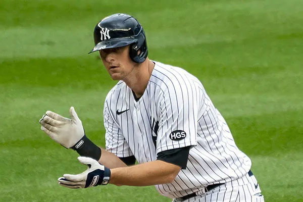 DJ LeMahieu tras conectar un doblete con Yankees