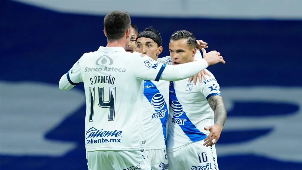 IMAGO7 Jugadores de La Franja festejan la anotación