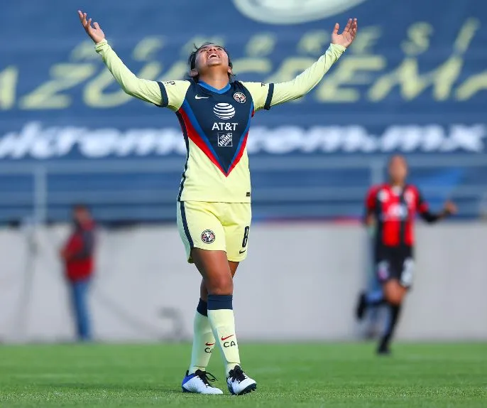 Betzy Cuevas, festeja una jugada