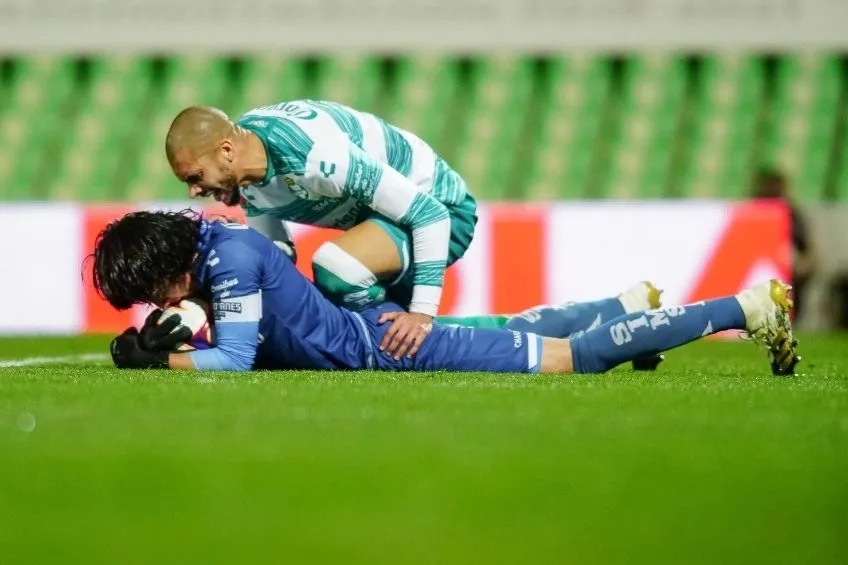 IMAGO7 Acevedo atajó un penal