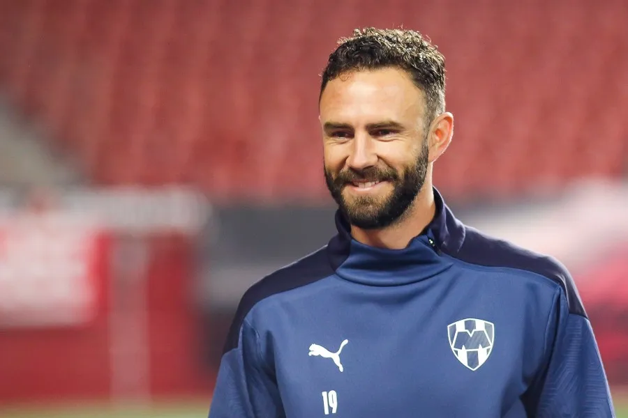 IMAGO7 Miguel Layún previo a un partido con Rayados