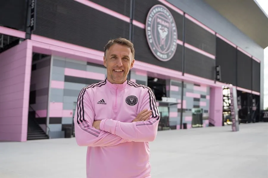 Phil Neville en su presentación con el Inter de Miami