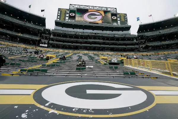 AP Afición en Lambeau Field para el juego de campeonato de la NFC
