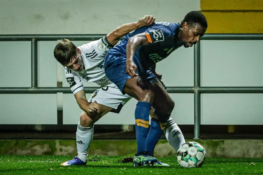 Porto derrotó al Farense