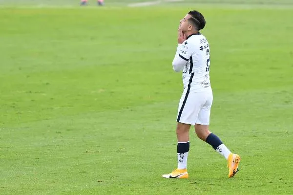 Alan Mozo en lamento con Pumas