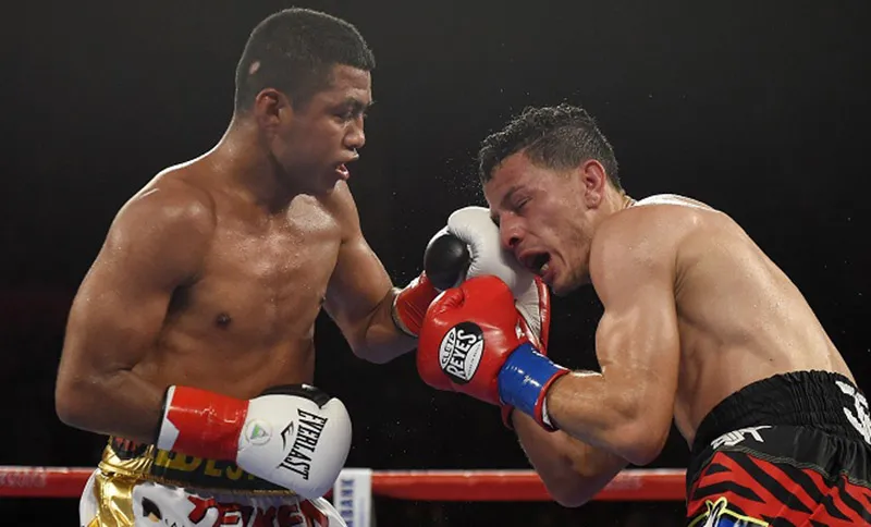 AP Chocolatito González durante una pelea