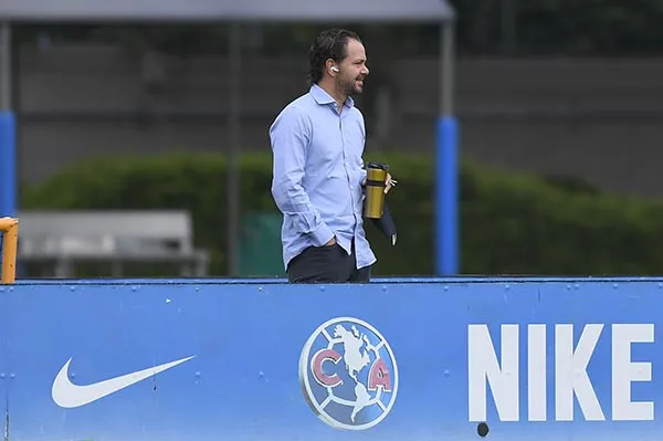 Santiago Baños en una práctica de América