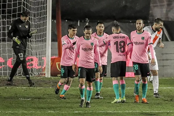 AP Los jugadores del Barcelona tras uno de los goles