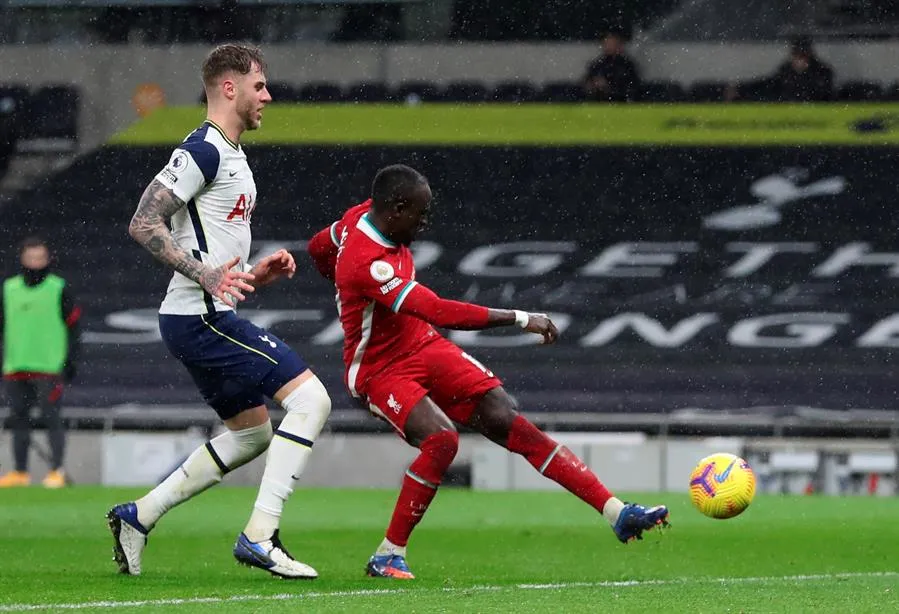 EFE Mané marcó el tercer de la noche para Liverpool