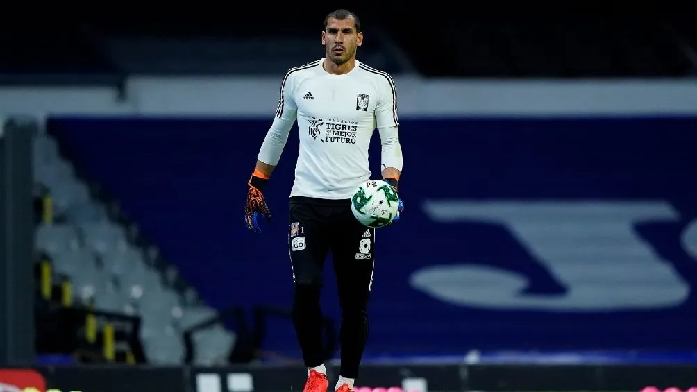 Nahuel en un partido con Tigres