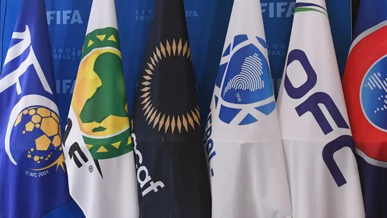 TWITTER @FIFACOM_ES Banderas de las seis confederaciones respaldadas por FIFA