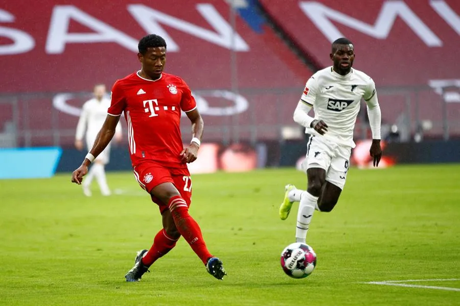 David Alaba durante un partido con Bayern Munich