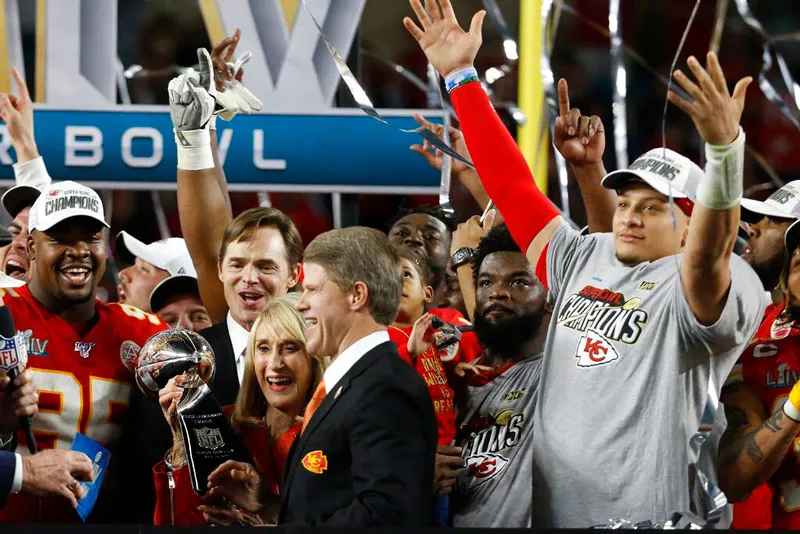 AP Los Chiefs celebrando su victoria en el Super Bowl