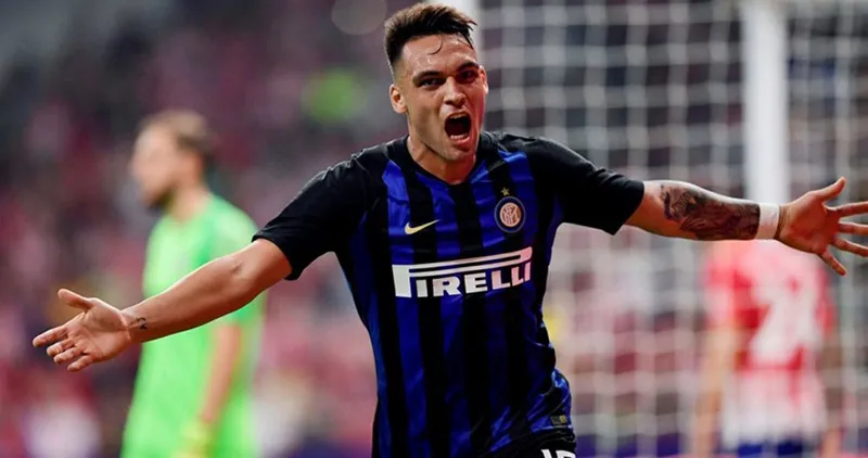 EFE Lautaro Martínez durante un duelo con el Inter