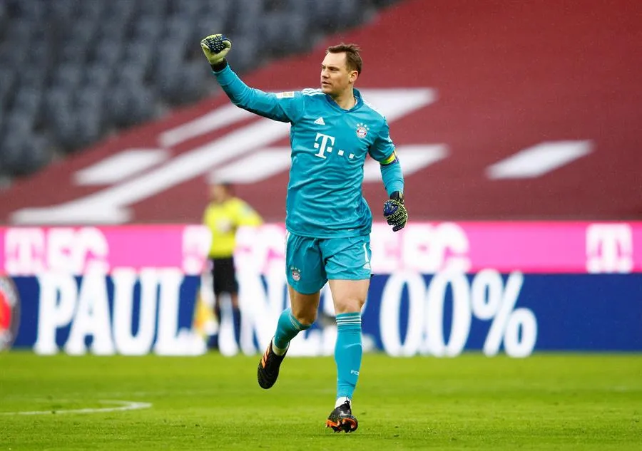 Manuel Neuer durante un partido con el Bayern