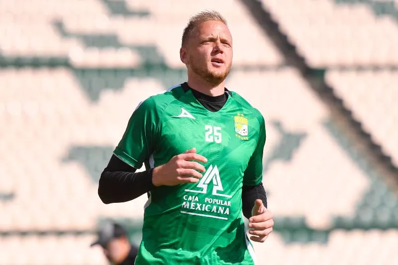 IMAGO7 William Yarbrough con León