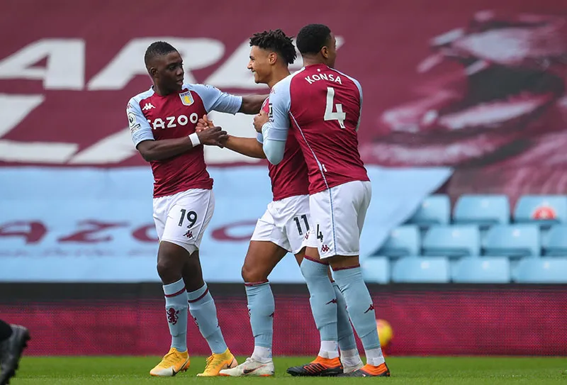 Ollie Watkins festeja su anotación al Arsenal