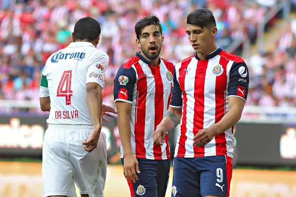 IMAGO7 Rodolfo Pizarro y Alan Pulido como jugadores de Chivas