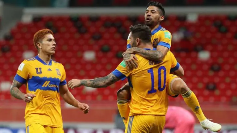 MEXSPORT Tigres en festejo de gol