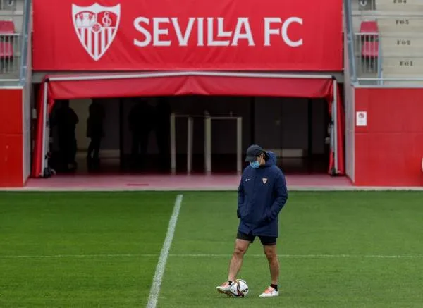 EFE Lopetegui, en un entrenamiento del Sevilla