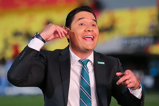 Moi, durante una transmisión de TUDN