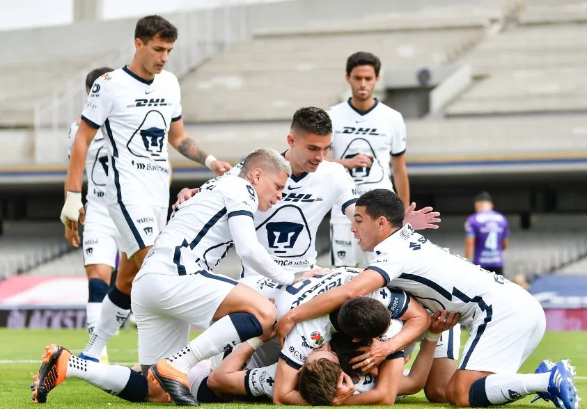 IMAGO7 Pumas festeja en goleada ante Mazatlán FC