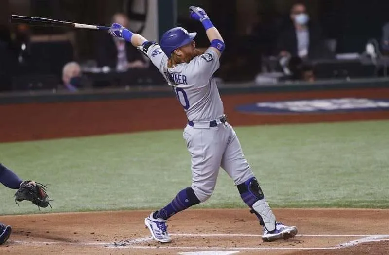 AP Justin Turner en partido