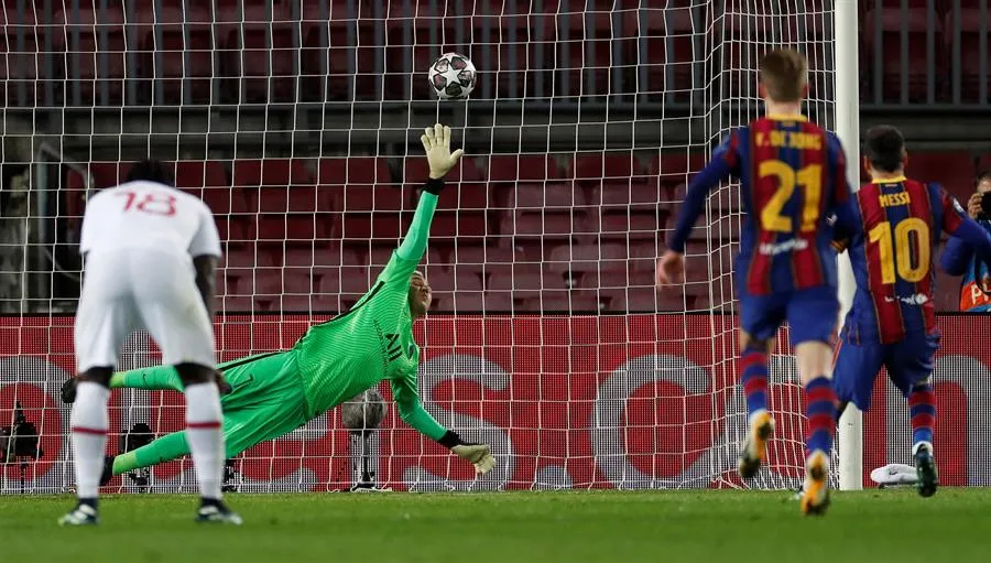 EFE Messi marca ante el PSG