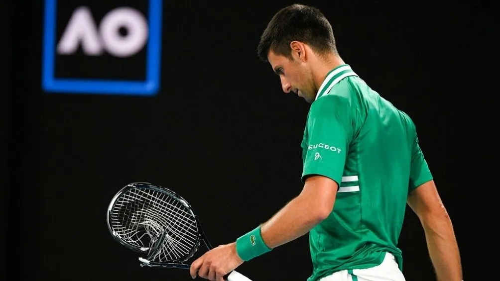 Novak Djokovic rompió su raqueta