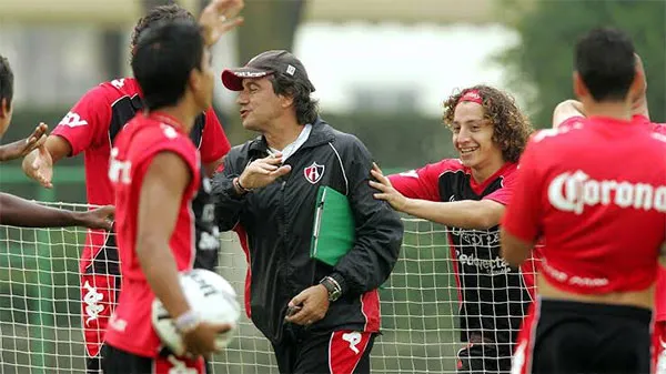 El estratega durante una práctica con Atlas