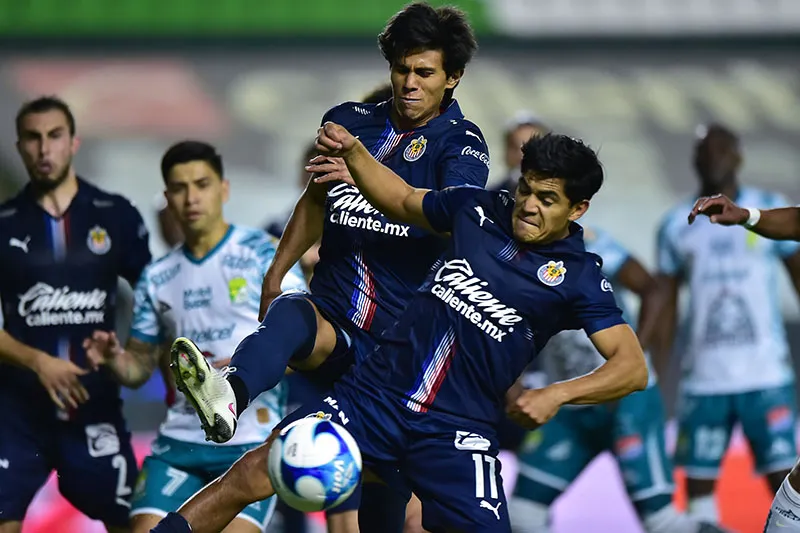 Chapito Sánchez y Macías durante un duelo