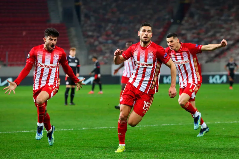 TWITTER @olympiacosfc Jugadores del Olympiacos celebrando un gol