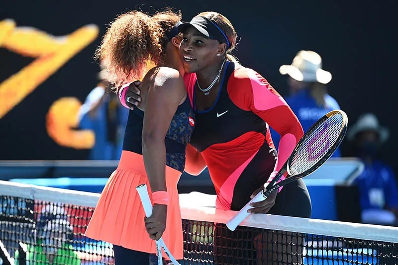 Serena Williams felicita a Naomi Osaka en el Australian Open