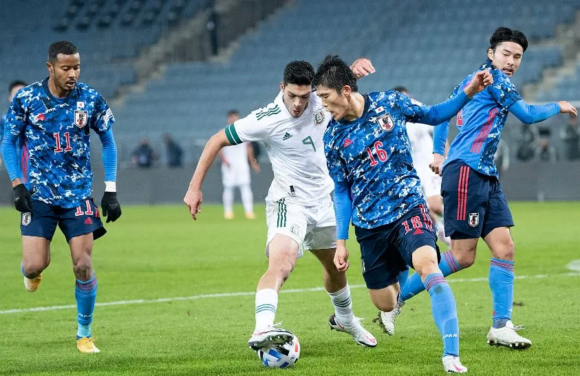 Acciones en juego amistoso entre México y Japón