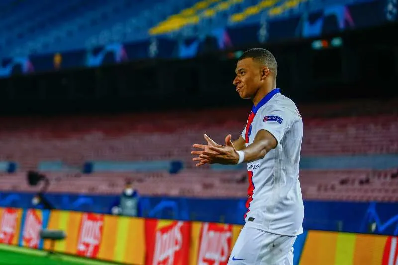 AP Mbappé en festejo