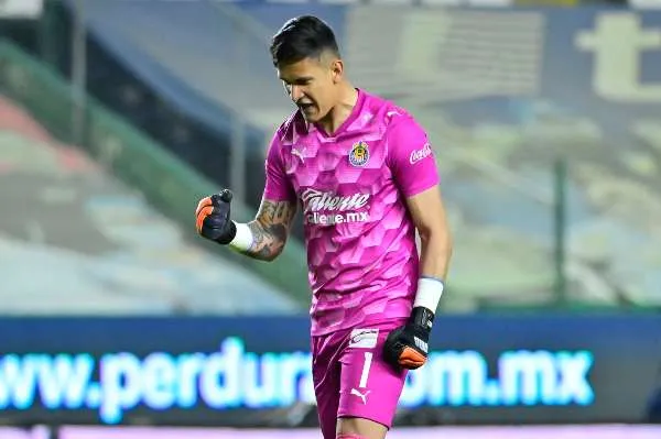 Raúl Gudiño, portero de Chivas
