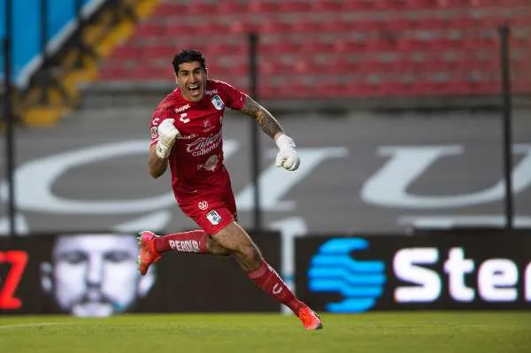 Gil Alcalá, portero de Gallos Blancos