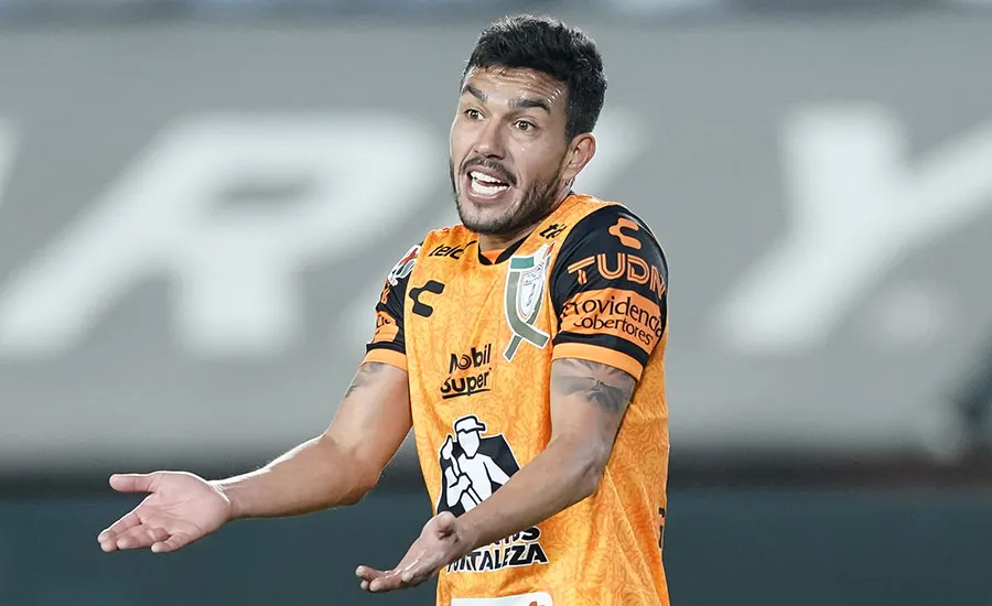 Gustavo Cabral se lamenta