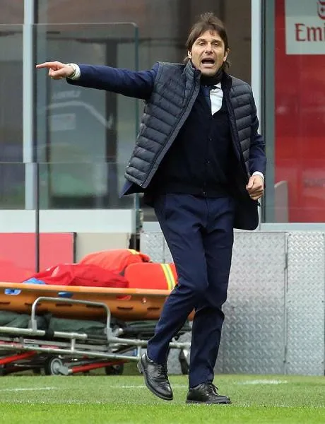 EFE Antonio Conte, entrenador del Inter en juego contra Milan