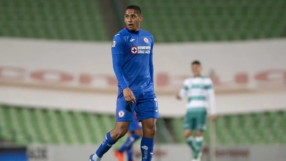 MEXSPORT Romo en un partido con Cruz Azul