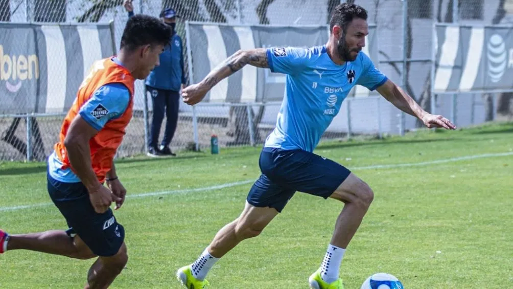 @Rayados Jugadores de Rayados en un entrenamiento
