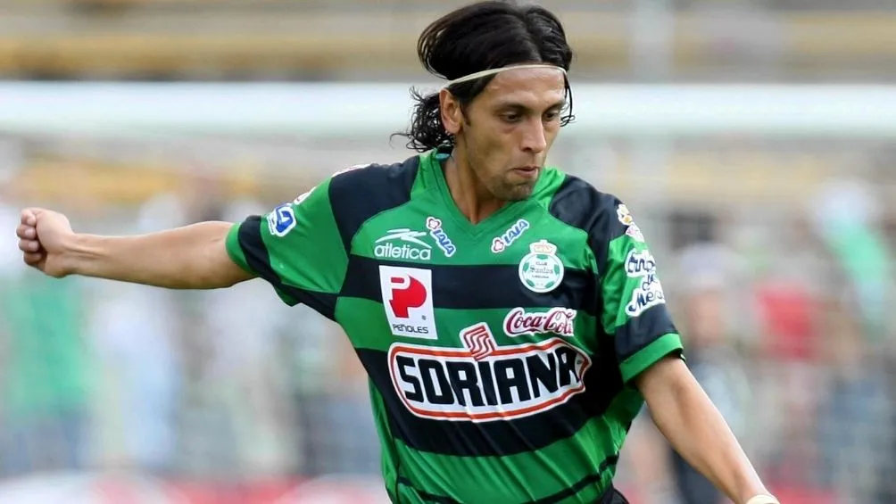 Reyes en un partido con Santos