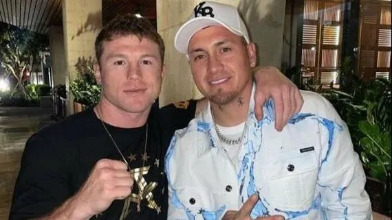 INSTAGRAM @castillo30__ Canelo y Nico posan para una foto