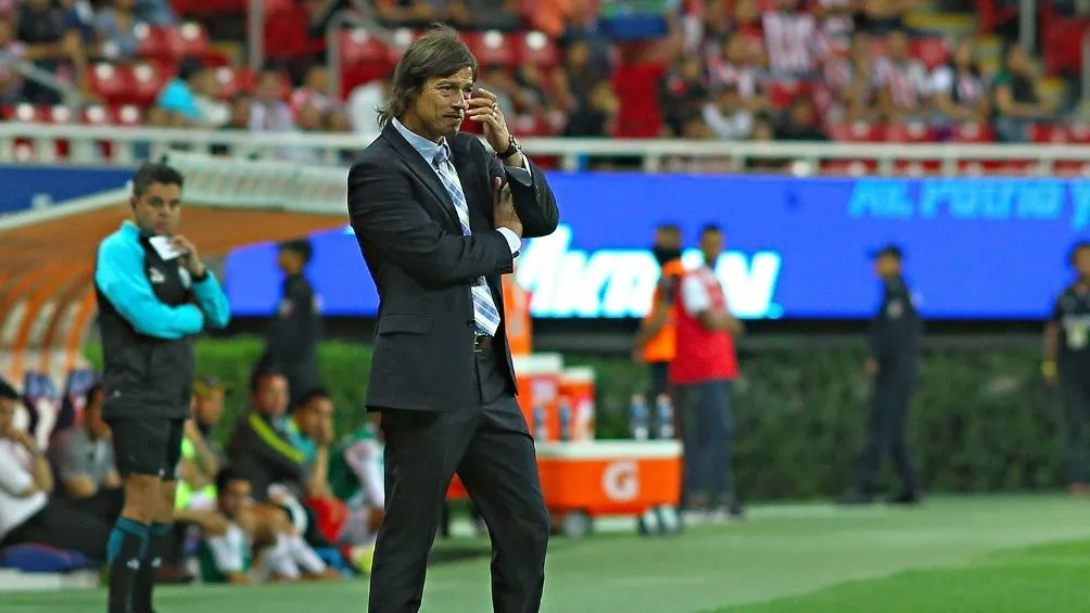 IMAGO7 Almeyda en un partido con Chivas