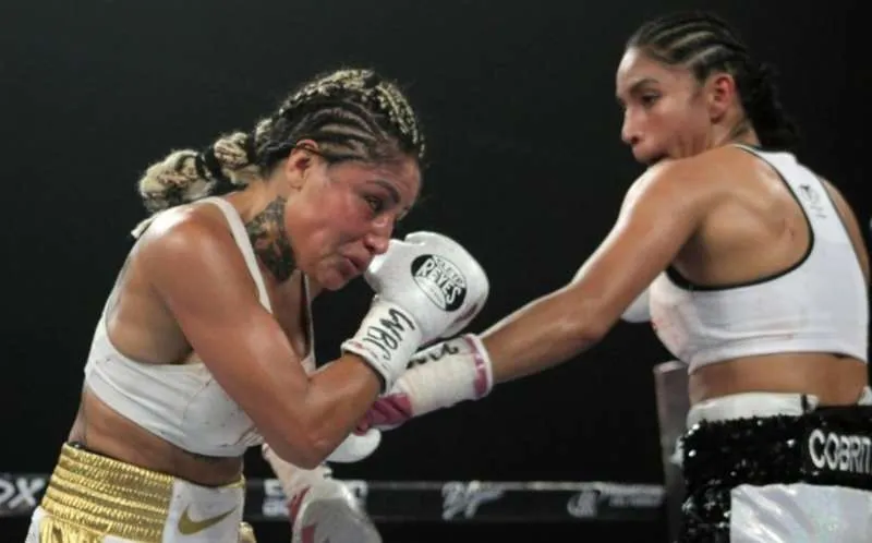 ESPECIAL Barby Juárez en presentación con Cobrita Luna