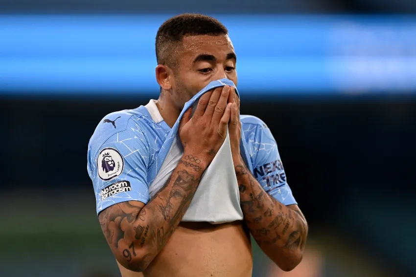 Gabriel Jesús en el derbi de Manchester