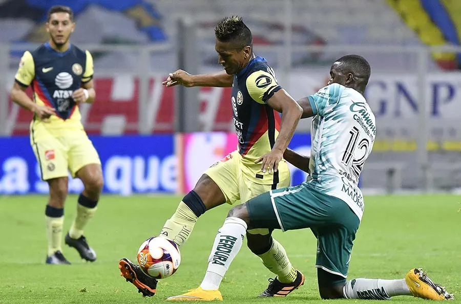 Aquino en el juego ante León